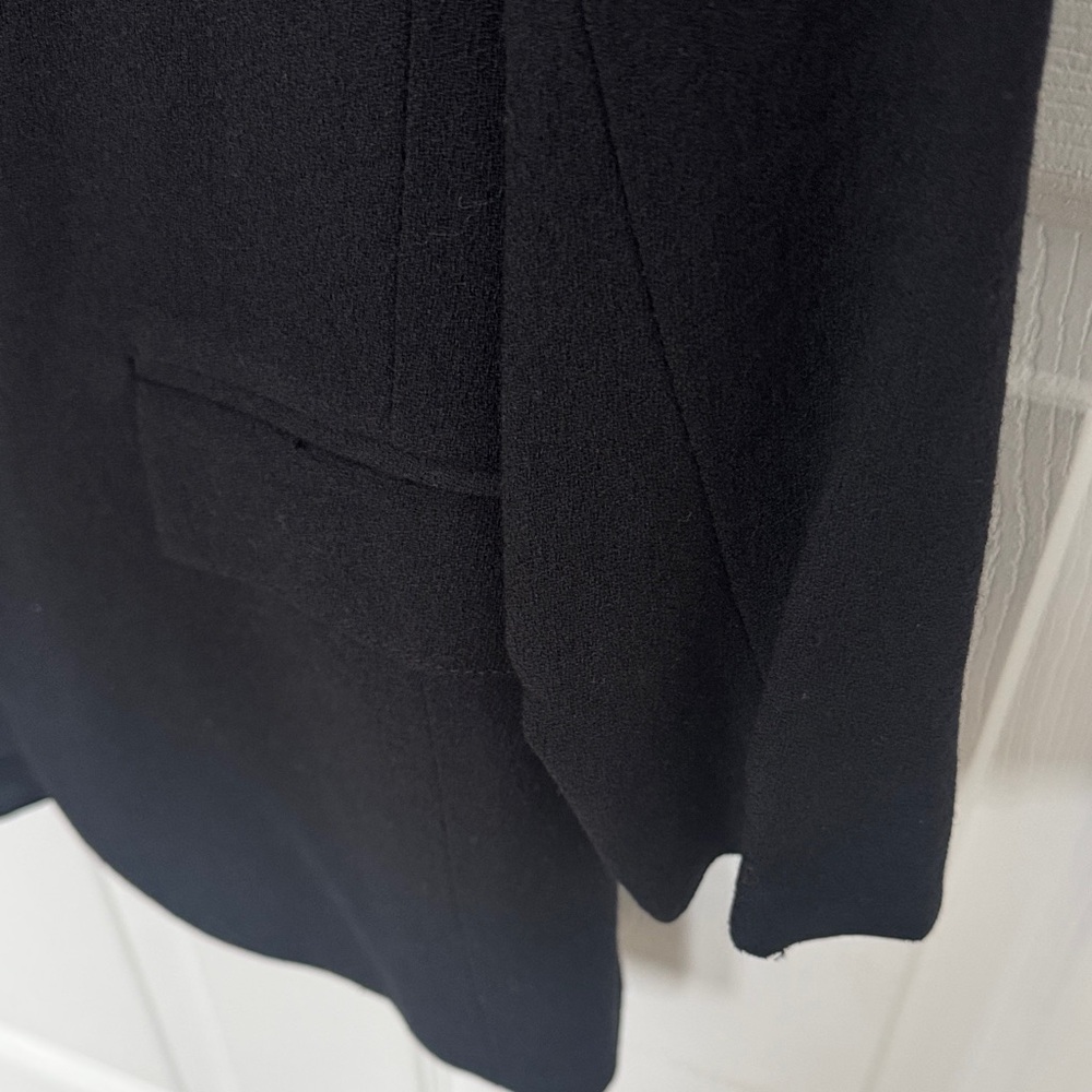 Classic Black Women’s Blazer - Picture 4 of 6